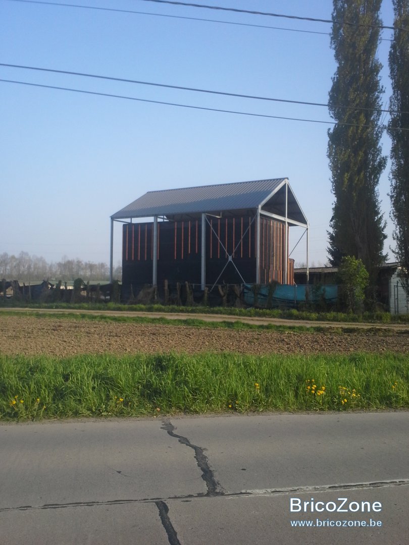 Hangar _ prise au vent — free download