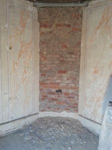 conduit_cheminee_chambre_torchis_enlever.jpg