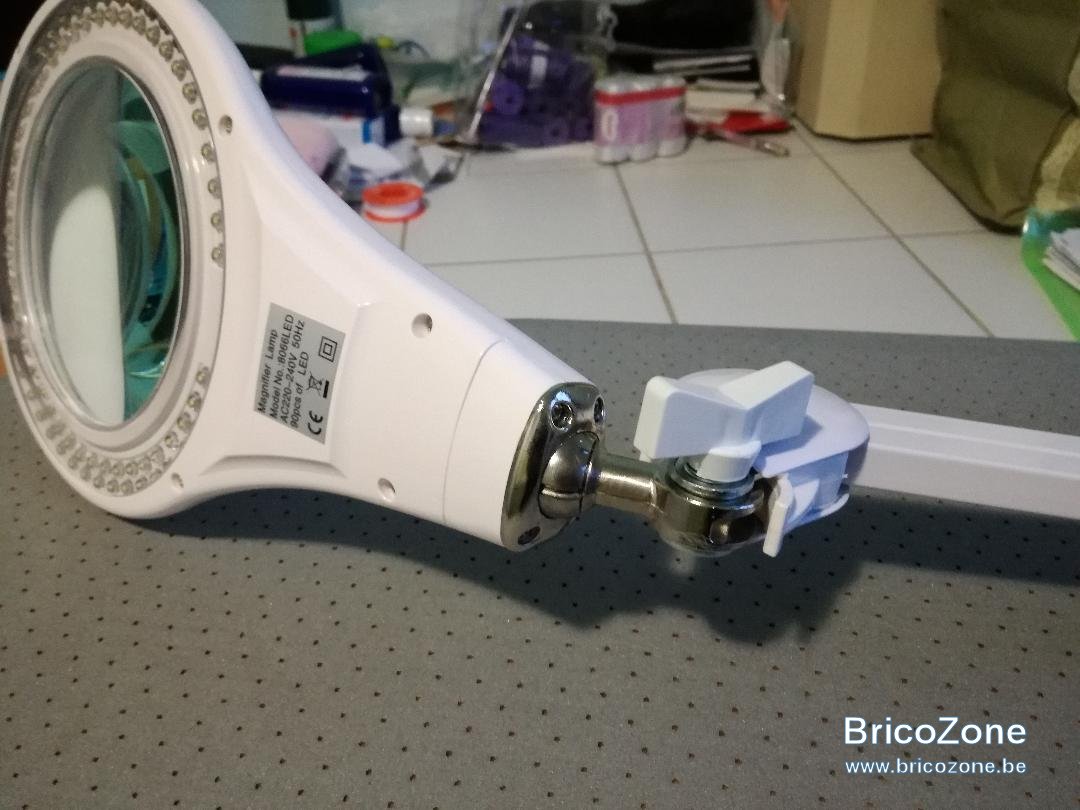 lampe loupe bis.jpeg