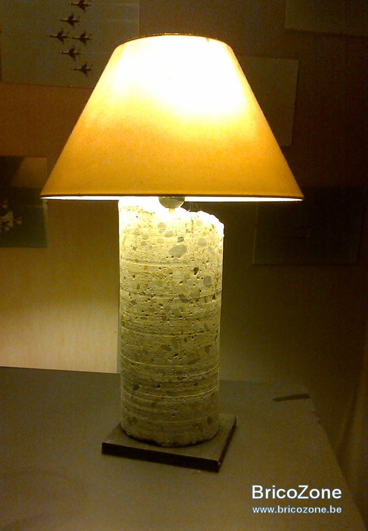 LAMPE BETON.jpg