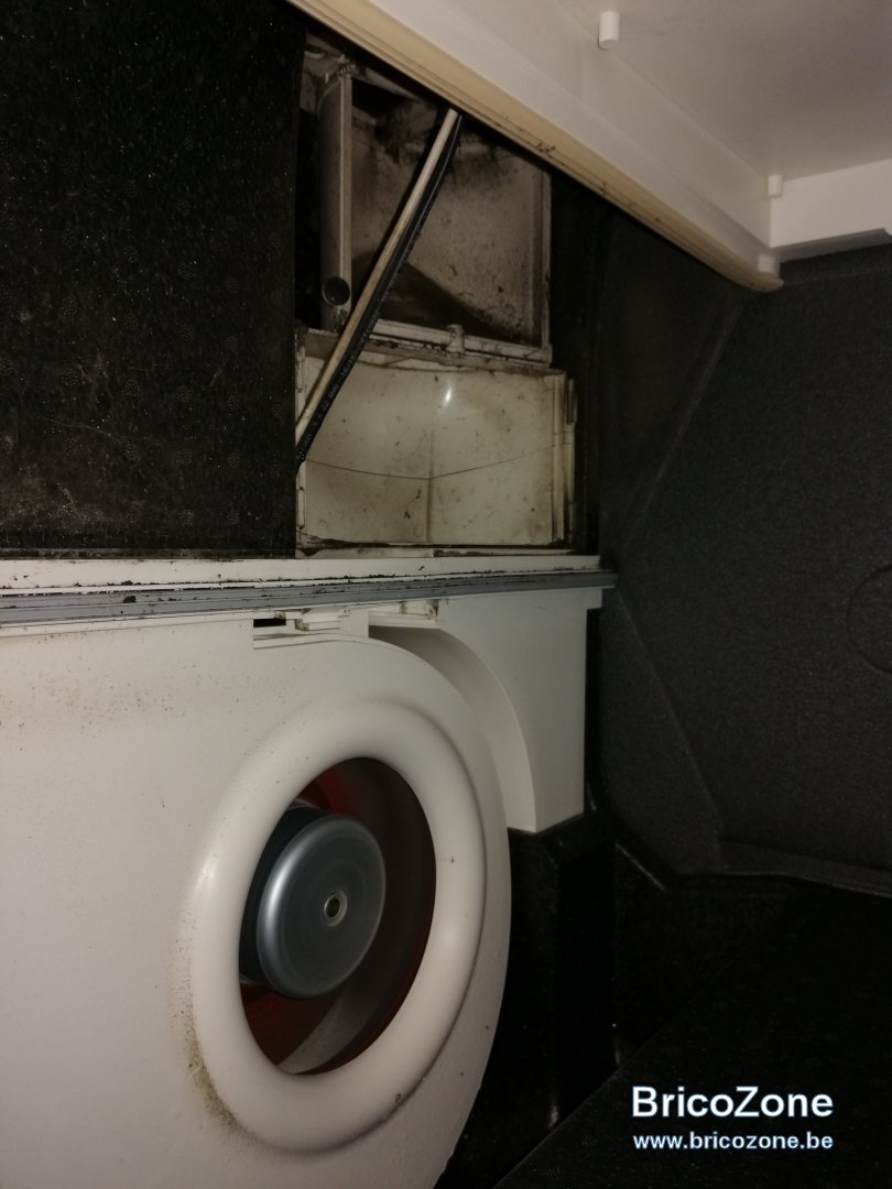 8_intérieur_a_gauche.jpg