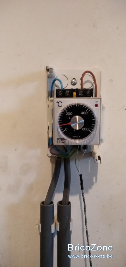 photo regulateur OMRON-2jpg.jpg