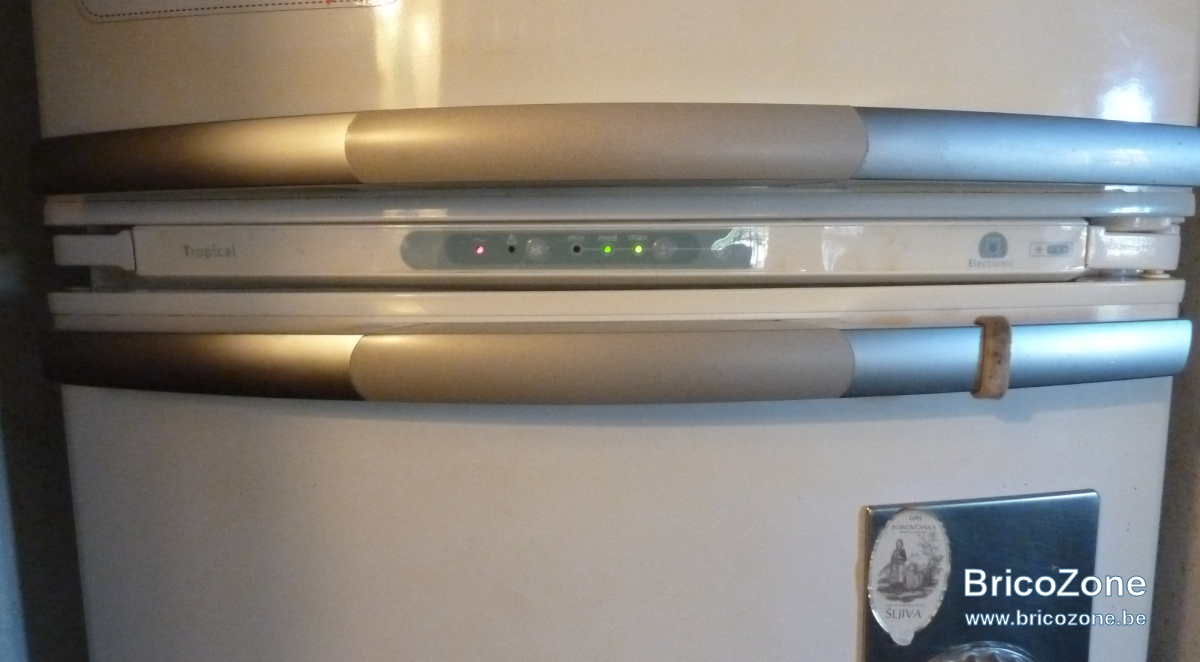 REFRIGIRATEUR CONGELATEUR WHIRLPOOL ARG 773 P1400725 2.png