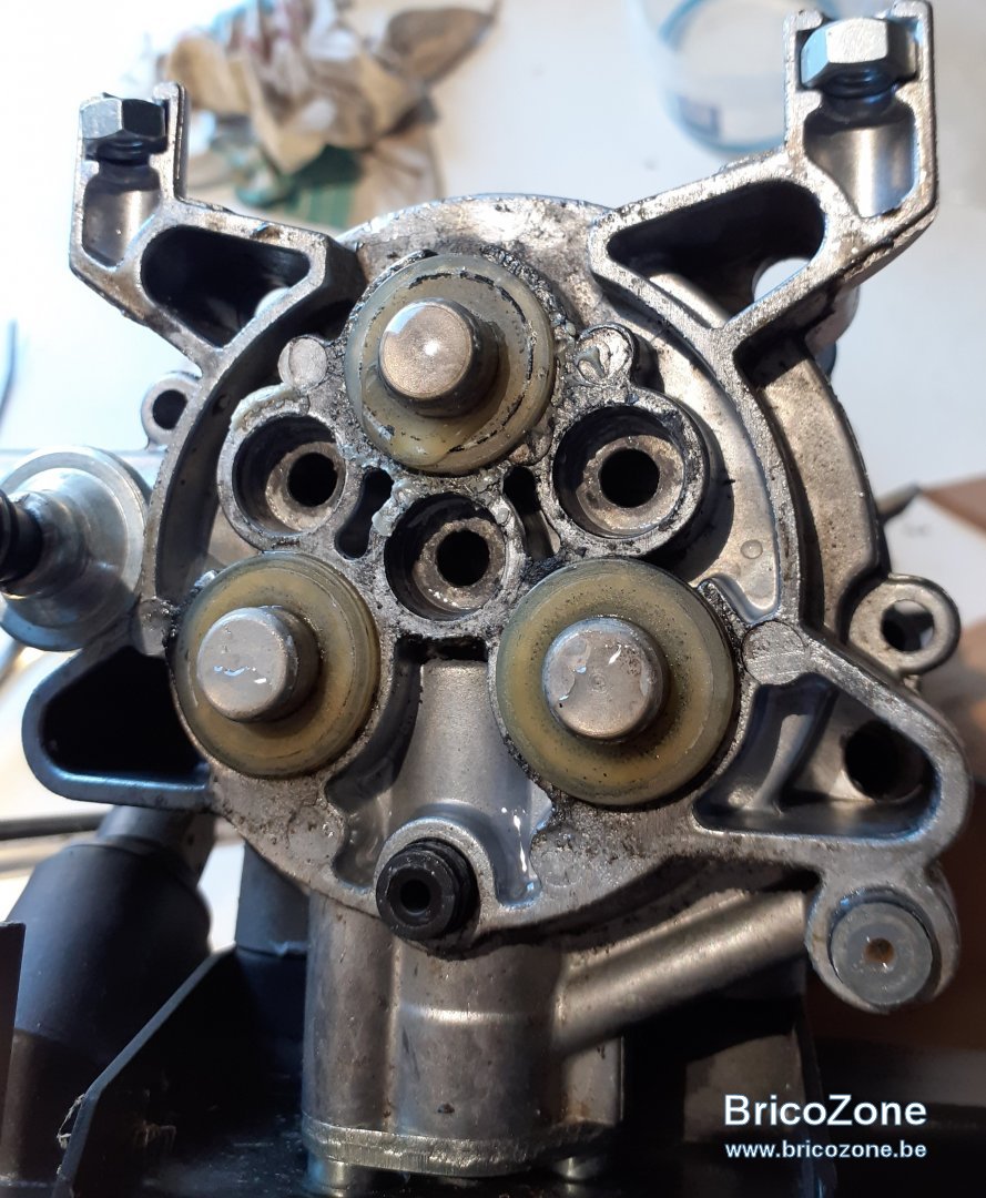 m502_2.jpg