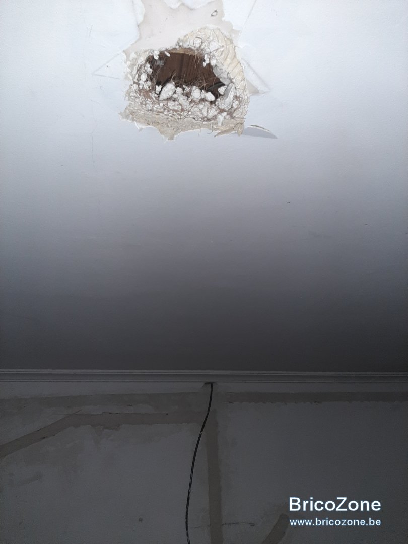 Plafond chambre rue - Zoom point lumineux.jpg