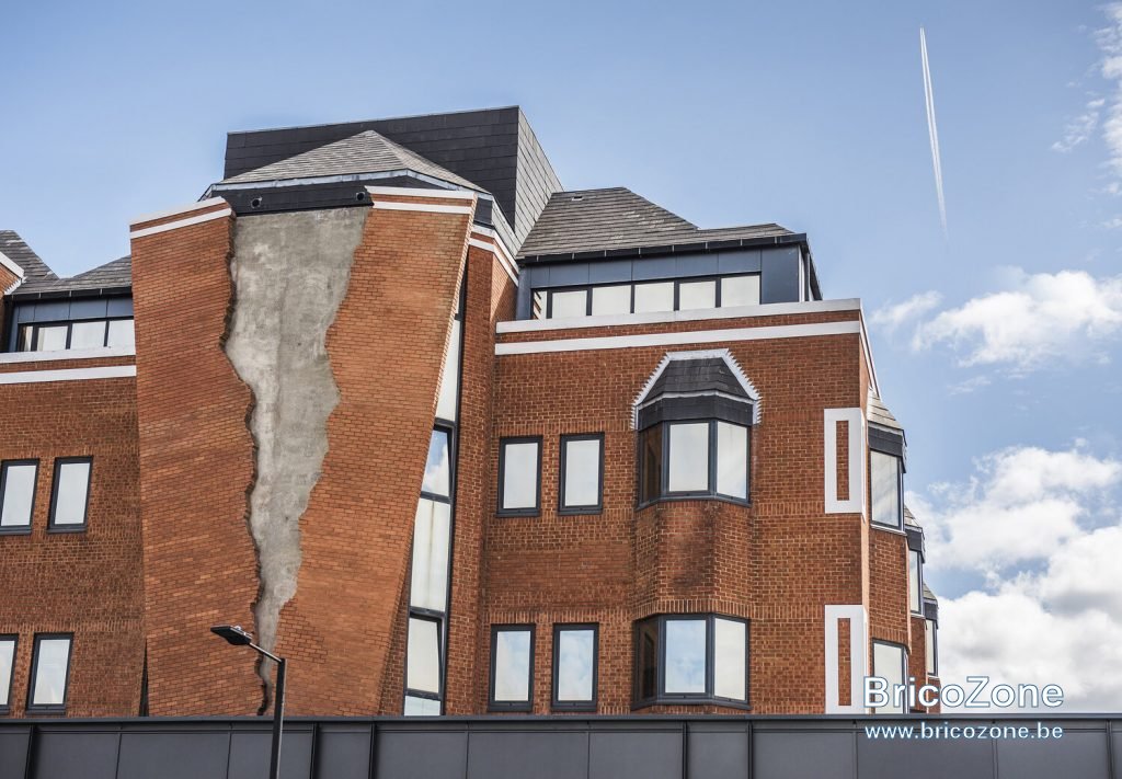 1.alexchinneck-sixpinsandhalfadozenneedles-imagebycharlesemerson-1024x711.jpeg
