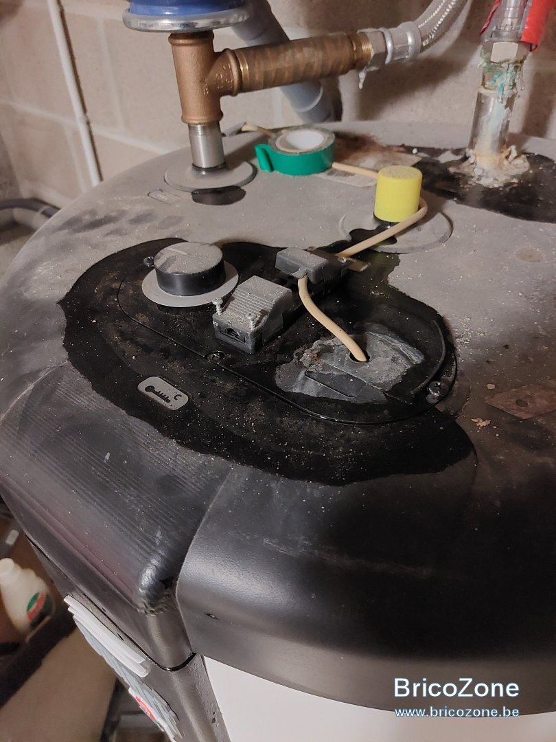 Heeeeelp Probleme Chauffage / Boiler qui fuit / plus de pression — free download