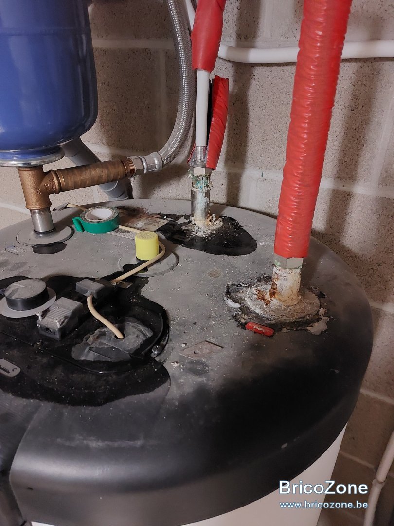 Heeeeelp Probleme Chauffage / Boiler qui fuit / plus de pression — free download