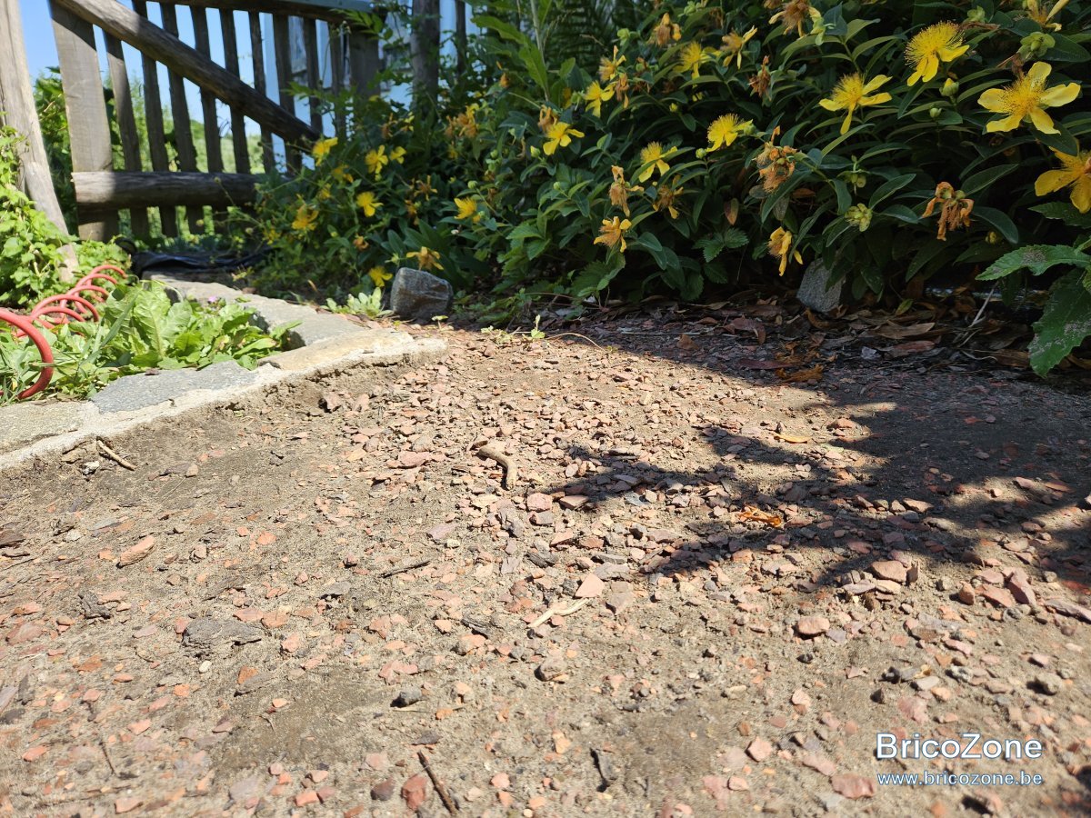Allée de jardin gravier/ Besoin conseil