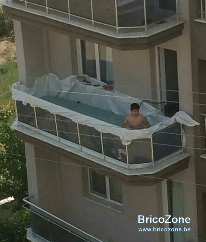 PISCINEBALCON.PNG