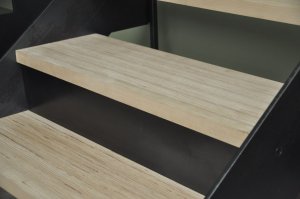 Escalier-metal-baubuche-contre-marche.jpg