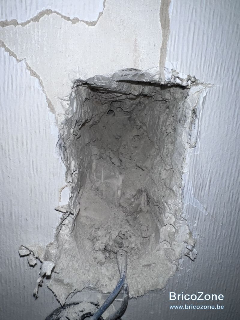 Photo mur intérieur - prise 2.jpeg