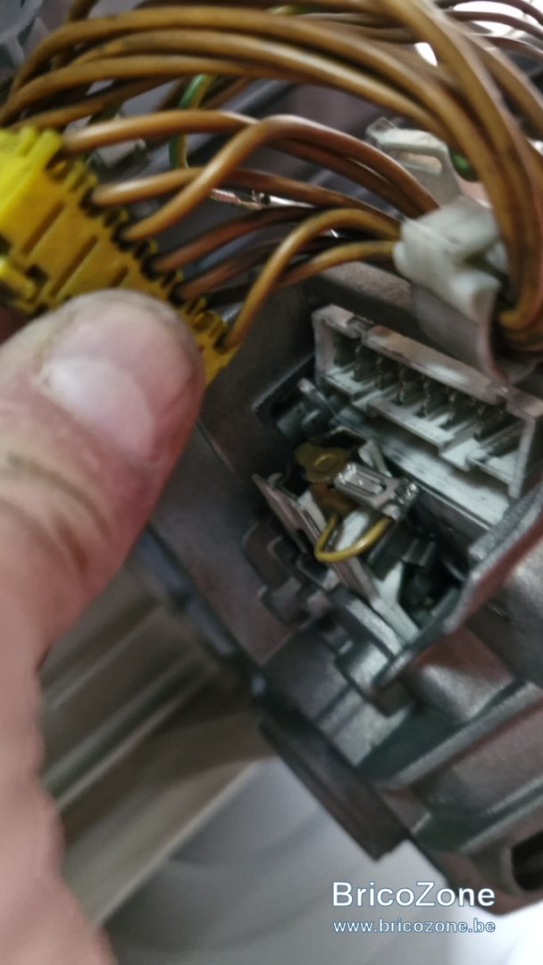 gros connecteur moteur.jpg