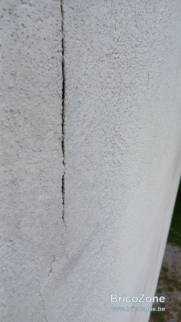 Fissures dans crépis sur panneaux isolants — free download