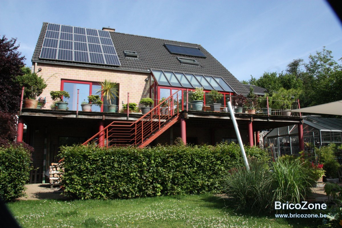 Gesves 150628 Arrière bâtiment.jpg
