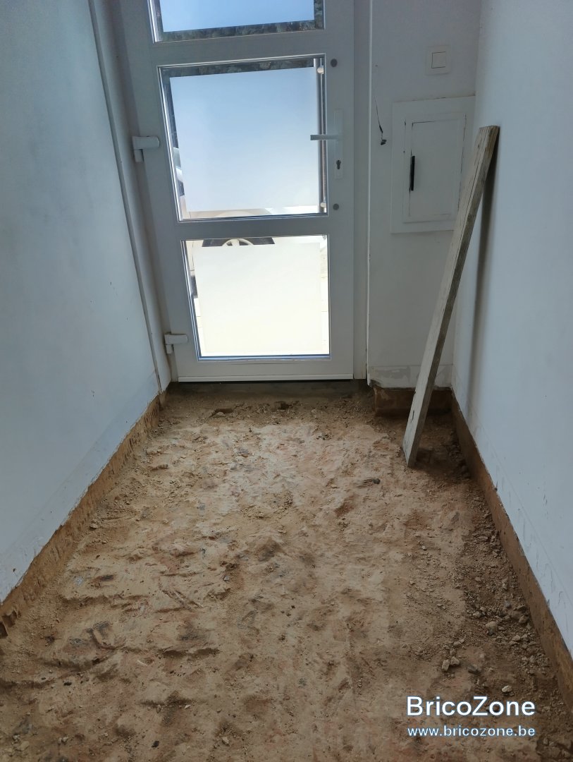 sol hall d'entrée.jpg