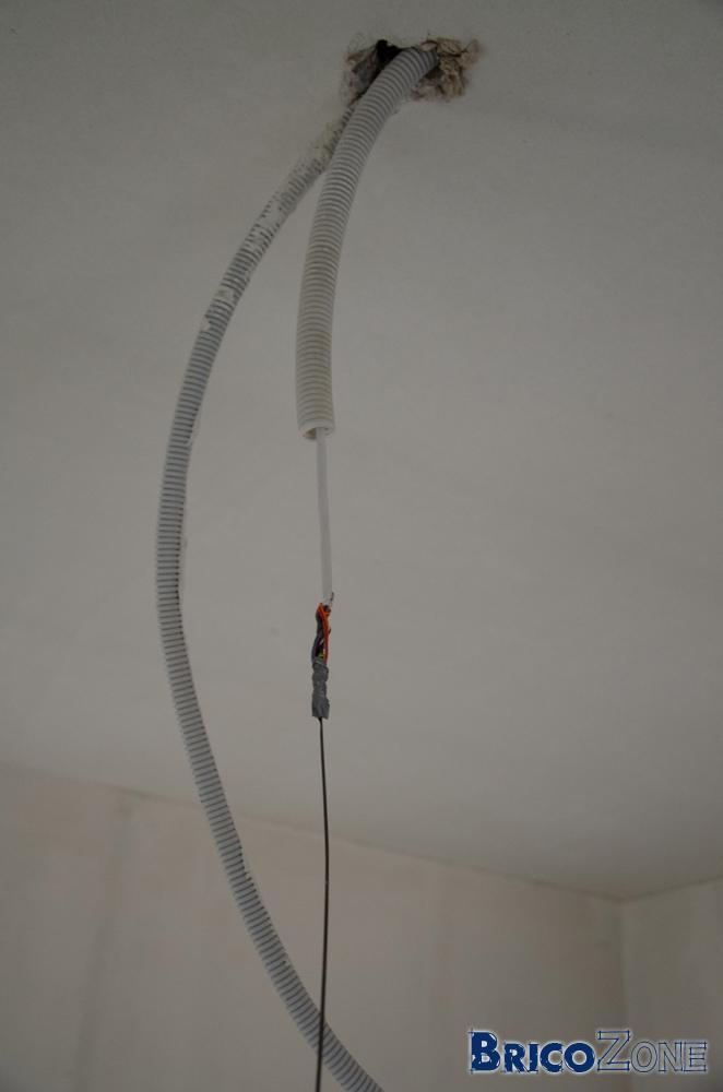 Cable et tire fil qui coince dans une gaine — free download