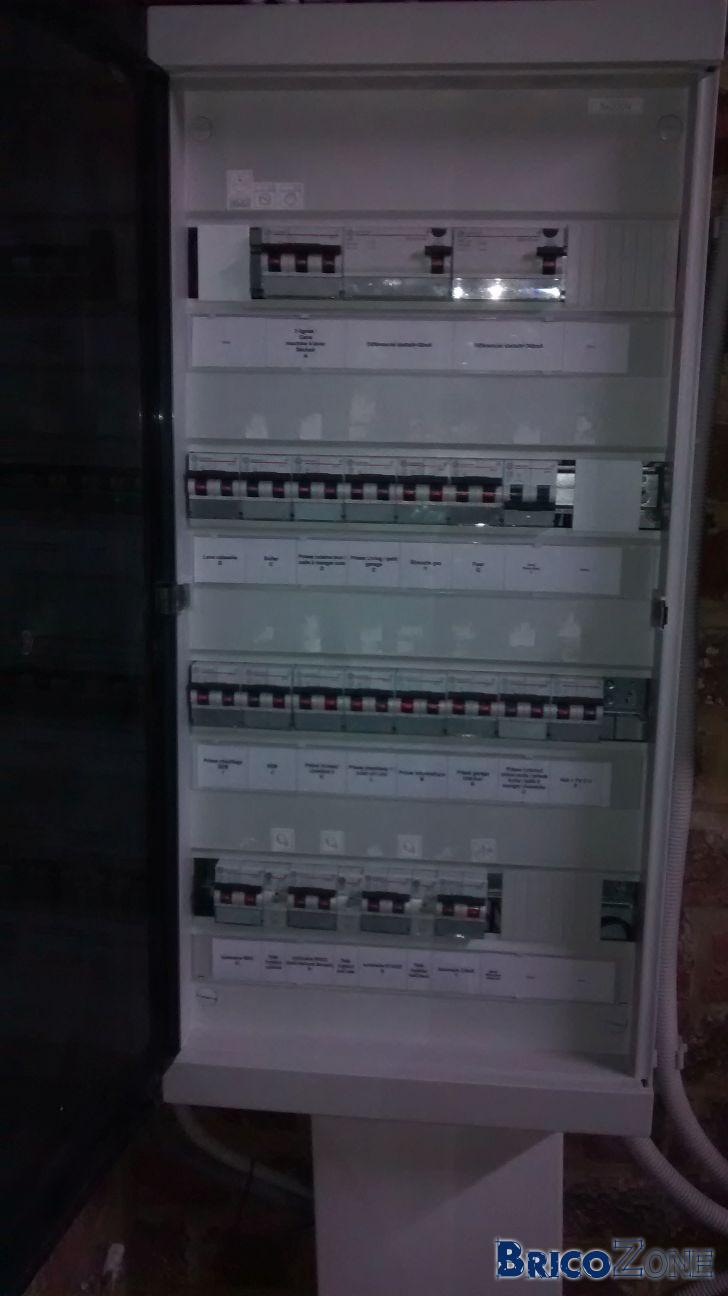 5980956bd1ae8cedef.jpg