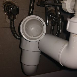 raccord évier salle de bain